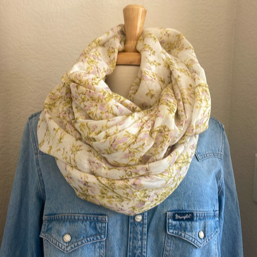 Beautiful fall lightweight infinity scarf